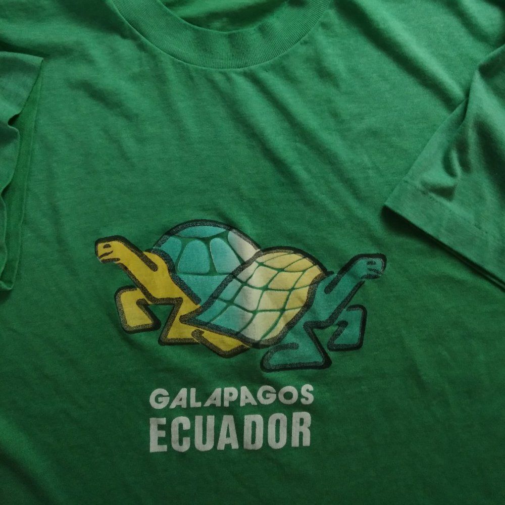 Vintage 80s Galapagos Ecuador Tortoise Turtle T-Shirt